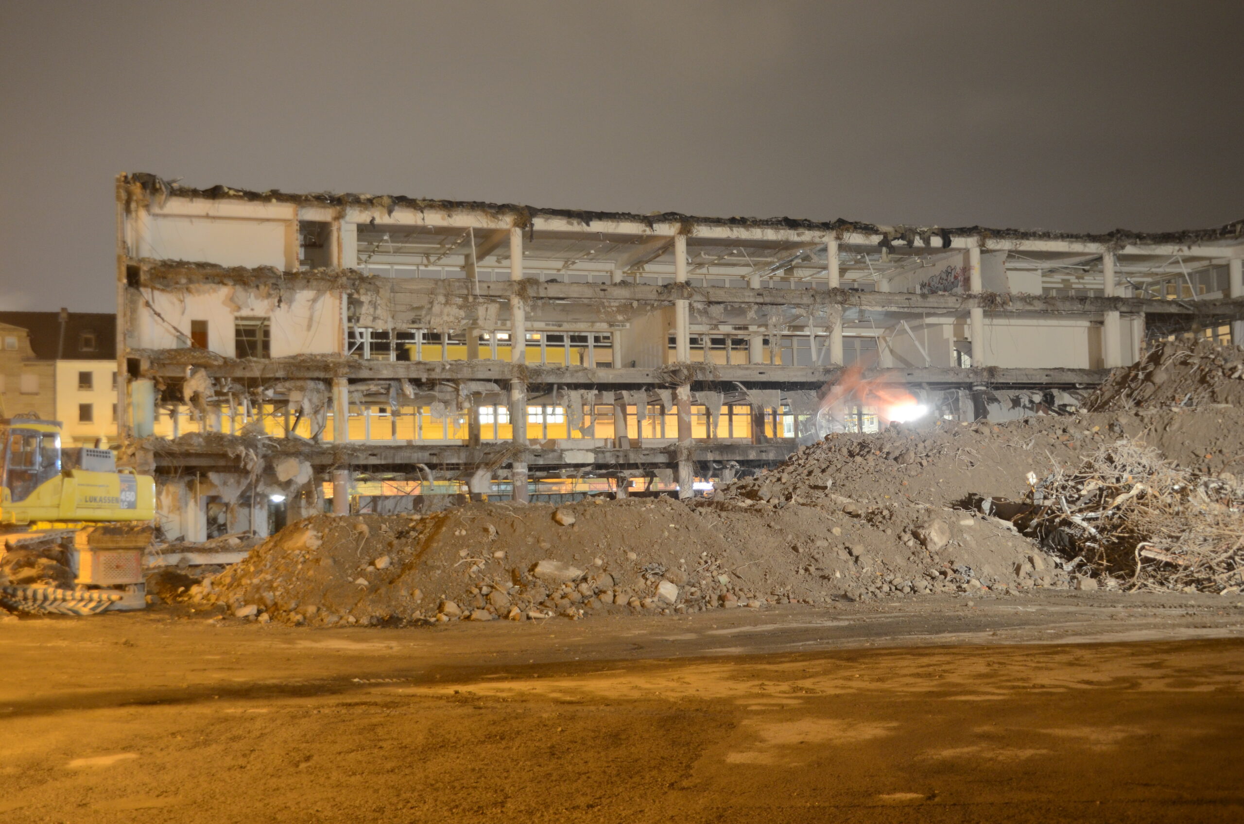 Fotos: Abriss des Kaufhof-Gebäudes in Mülheim