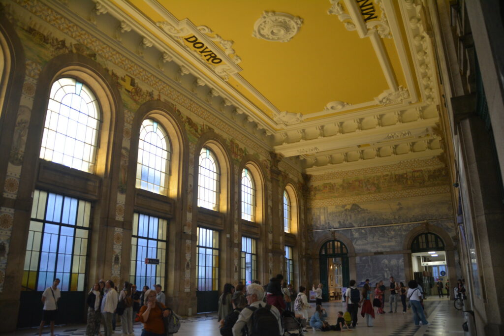 São Bento train station